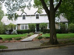 197 Nehoiden Rd, Newton, MA 02468-1343