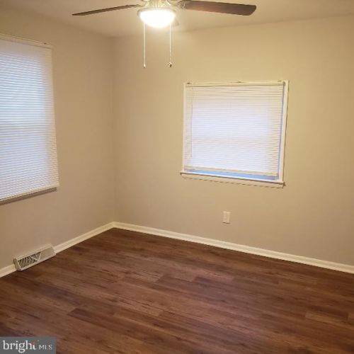 276 Park Ave, West Deptford NJ  08096-3525 exterior