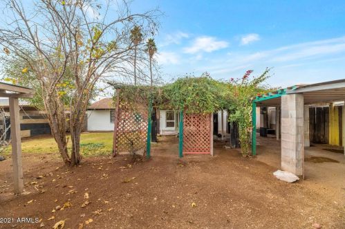 1807 46 St, Phoenix AZ 85008-4111 exterior