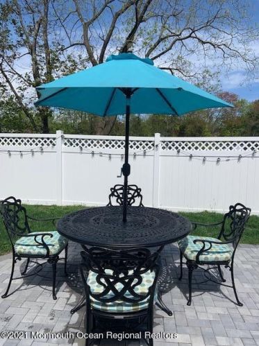 72 Rumson Rd, Little Silver NJ 07739-1332 exterior