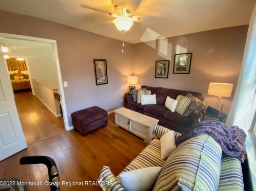 31 Ann Ct, Tinton Falls NJ  07724-3000 exterior