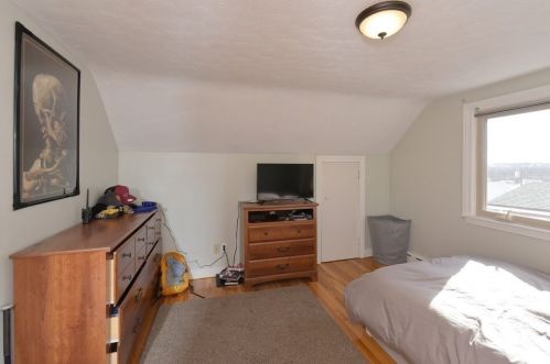 17 Brookline St, Worcester MA 01603-1508 exterior