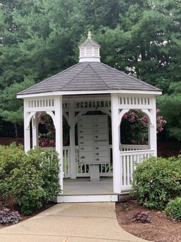 551 Bedford St, Whitman MA  02382-1876 exterior