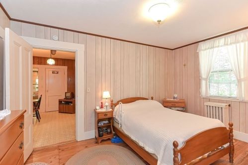 23 Nahanton St, Newton MA 02459-2907 exterior