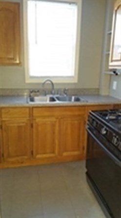 133 Rdg St, Fall River MA 02721-1801 exterior