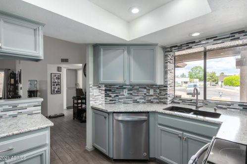 905 Bluefield Ave, Phoenix AZ 85053-1042 exterior