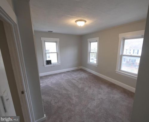 319 High St, West Deptford NJ  08096-2225 exterior