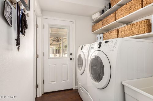 10808 43rd St, Phoenix AZ 85050-3342 exterior