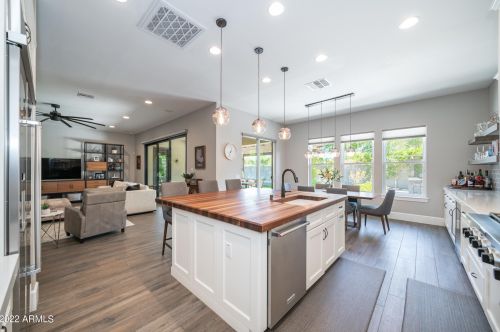 5311 2nd St, Phoenix AZ 85085-7756 exterior