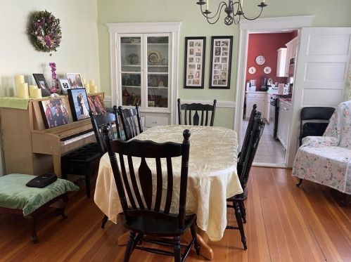 72 Everett St, Arlington MA 02474-6904 exterior