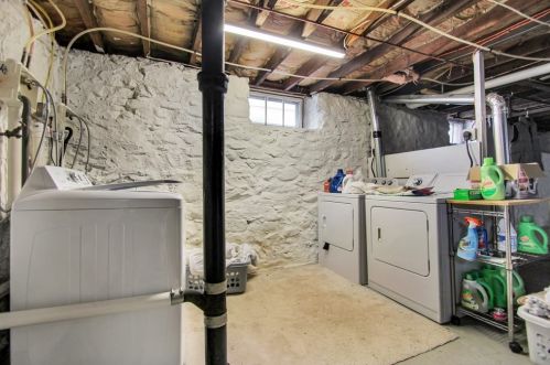 33 Durrell St, Methuen MA  01844-4210 exterior