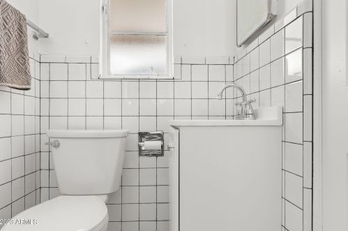 525 Edgemont Ave, Phoenix AZ 85035-1809 exterior