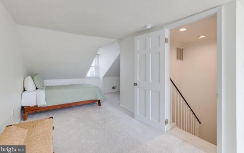 335 6 St, Philadelphia PA 19140-4560 exterior