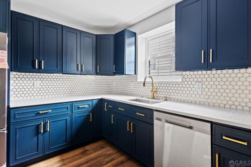 134 Un St, Carteret NJ 07008-3326 exterior