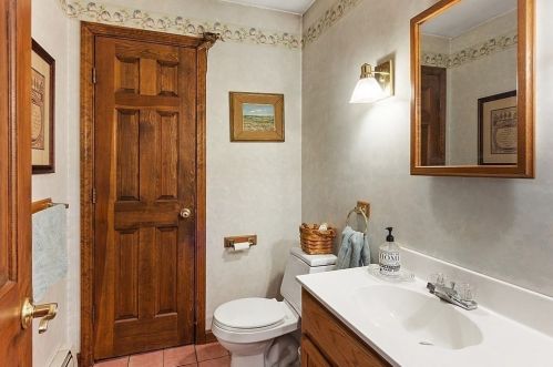 130 Conant Rd, Royalston MA 01331-9758 exterior