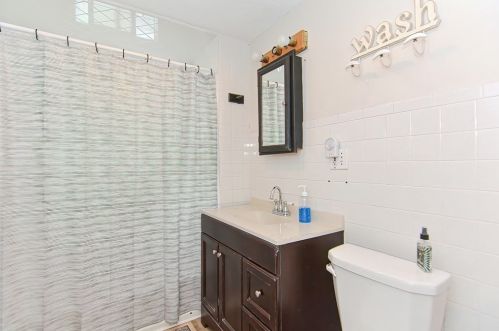 49 Reed Ave, Everett MA 02149-3940 exterior