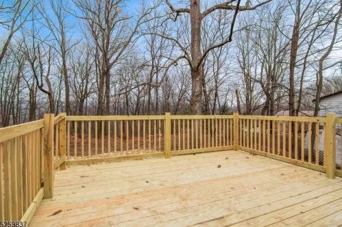 42 Smt Dr, Wantage NJ 07461-1239 exterior