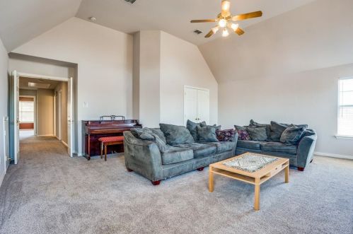 2709 Oakland Hl Dr, Plano TX 75025-6448 exterior