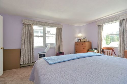 208 Cherry St, Newton MA 02465-1246 exterior