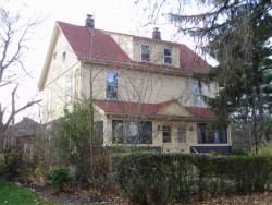 35 Clarendon St, Newton, MA 02460-2020