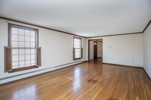 97 Hl St, Topsfield MA 01983-2410 exterior