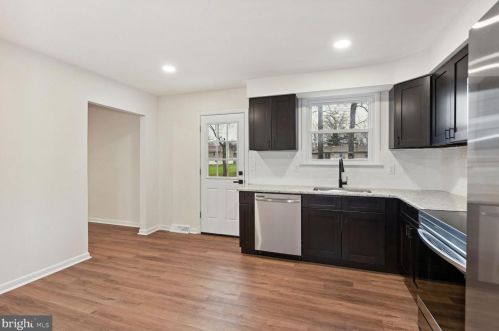 1050 Bennett Dr, West Deptford NJ exterior