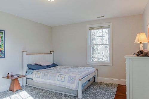 330 Rdg St, Arlington MA 02474-1719 exterior