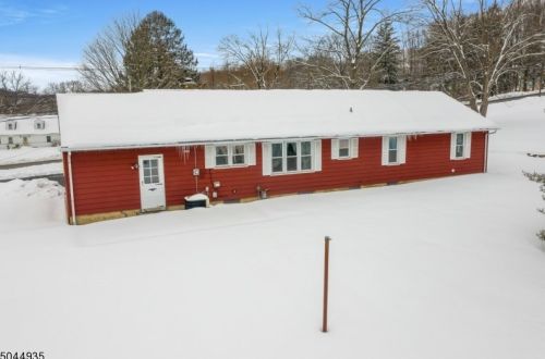 1 Elmhurst Rd, Milford NJ 08848-1506 exterior