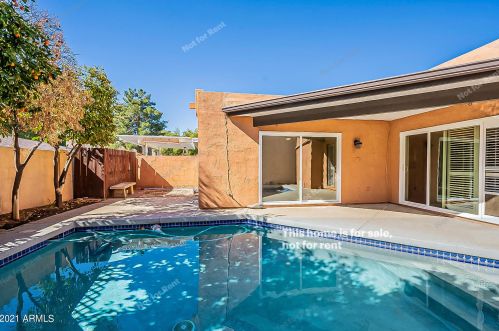 237 Denton Ln, Phoenix AZ 85014-2676 exterior