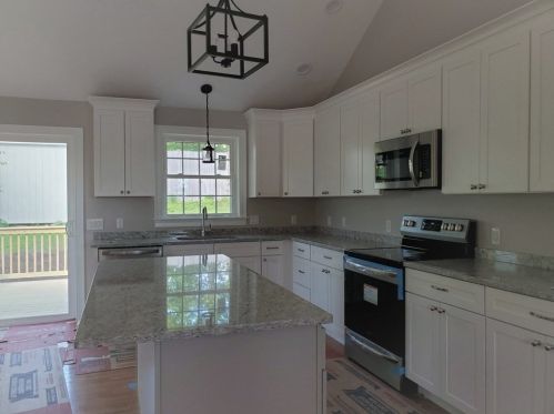 31 Scenic Dr, Worcester, MA 01602-2223