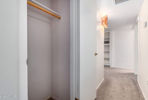 1826 Acoma Dr, Phoenix AZ 85032-4892 exterior