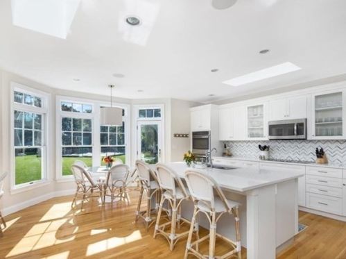 4 Sayles Rd, Hingham MA 02043-2678 exterior