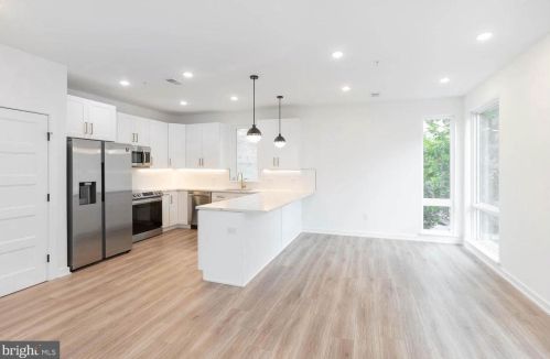 719 16 St, Philadelphia PA 19130-2924 exterior