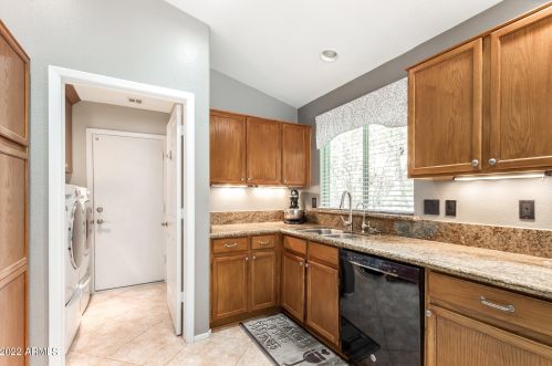 16630 29 St, Phoenix AZ 85032-3726 exterior