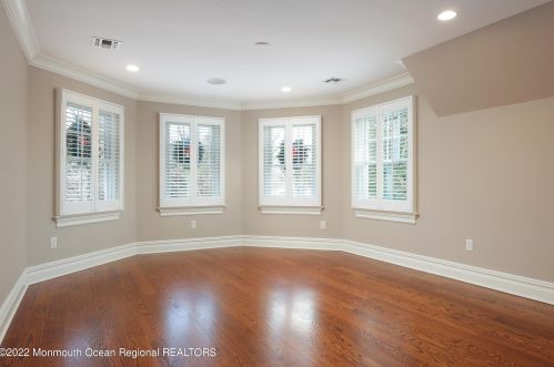 21 Vista Dr, Little Silver NJ  07739-1611 exterior