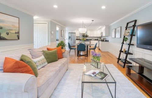 71 Dorothy Rd, Arlington, MA 02474-8858