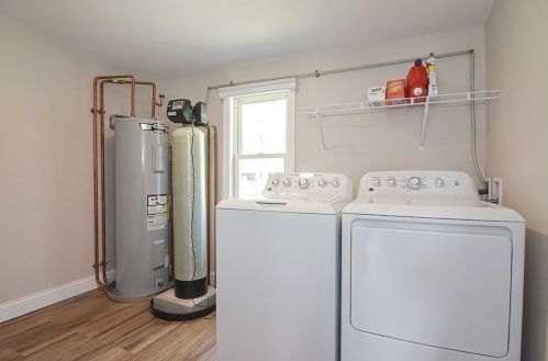 706 Spencer St, Fall River MA  02721-4539 exterior