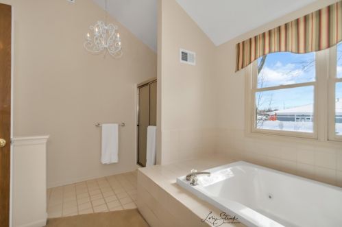 14 Meagan Ln, Lemont IL 60439-4496 exterior