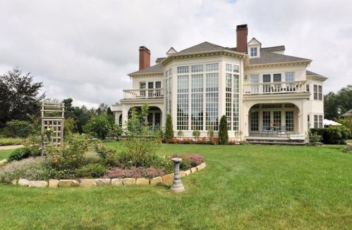 489 West St, Worcester, MA 01612-1001