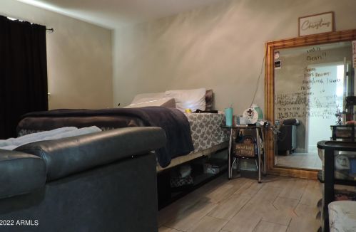 4001 61 St, Phoenix AZ 85033-1712 exterior