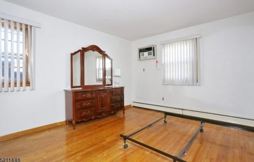 11 Van Rensselear St, Belleville NJ 07109-2911 exterior