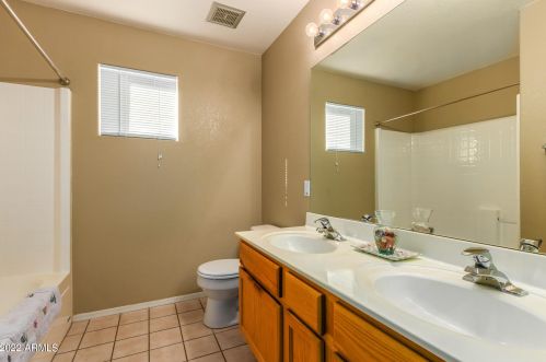 16025 18 Dr, Phoenix AZ 85045-1774 exterior