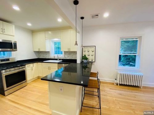 189 Hickory Ave, Tenafly NJ  07670-1548 exterior