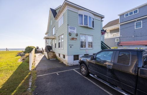 61 Atlantic Ave, Wells, ME 04090-4324