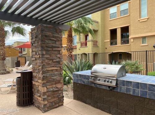 2150 Alameda Rd, Phoenix AZ  85085-1812 exterior