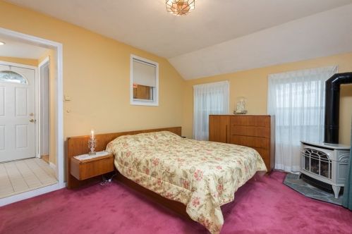 24 Volusia Rd, Hingham MA 02043-3041 exterior