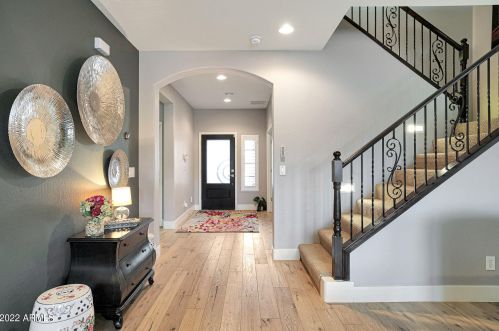 1665 Blaylock Dr, Phoenix AZ 85085-6324 exterior