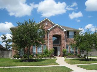 2111 Upland Shadows Dr, Sugar Land TX  77479-3334 exterior