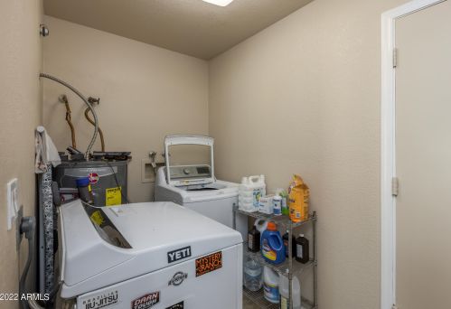 10602 42nd St, Phoenix AZ 85050-3376 exterior