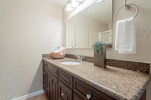 3009 Anderson Dr, Phoenix AZ 85053-1812 exterior